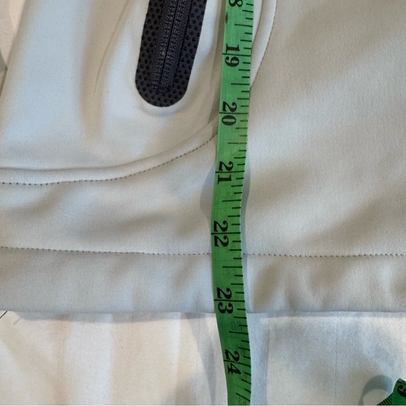 Cabela's Light Gray Cold Weather Windstopper Jacket, Size Small *flaw - Picture 8 of 17